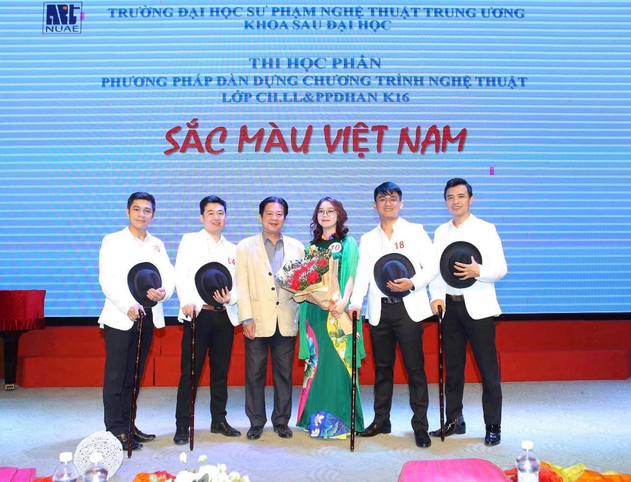 Áo vest trắng